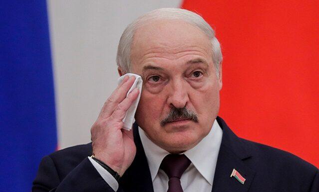 Лукашенко заявил, что отдал все распоряжения привести армию Беларуси в полную боевую готовность