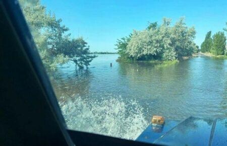 На правобережжі Херсонщини під водою вже опинилися майже півтори тисячі будинків — ОВА