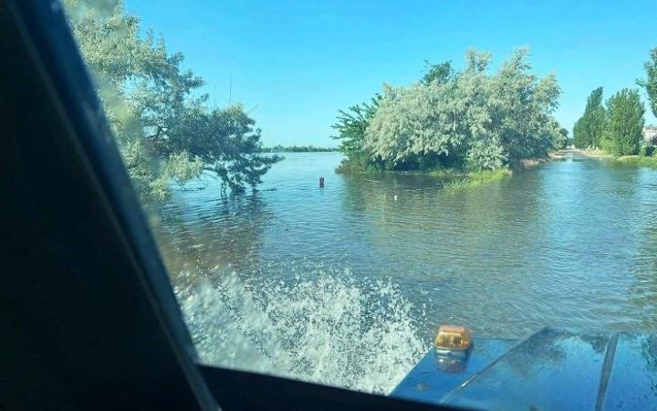 На правобережжі Херсонщини під водою вже опинилися майже півтори тисячі будинків — ОВА