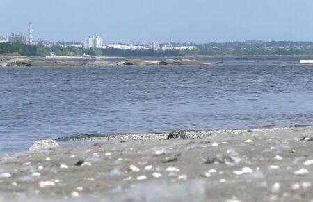 У Запоріжжі люди фіксують, як швидко і різко міліє Дніпро — журналістка