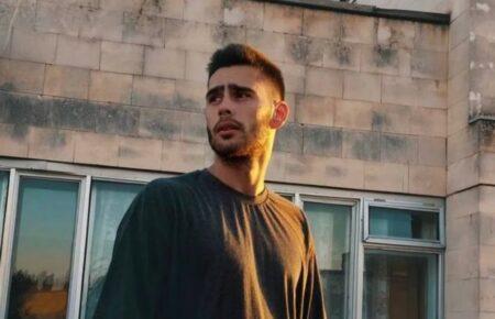 Кримчанин, який облив фарбою адмінбудівлю у Євпаторії, став символом українського спротиву у Криму — Скрипник