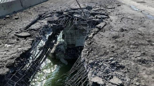 Окупанти визнали серйозність руйнувань на Чонгарському мосту