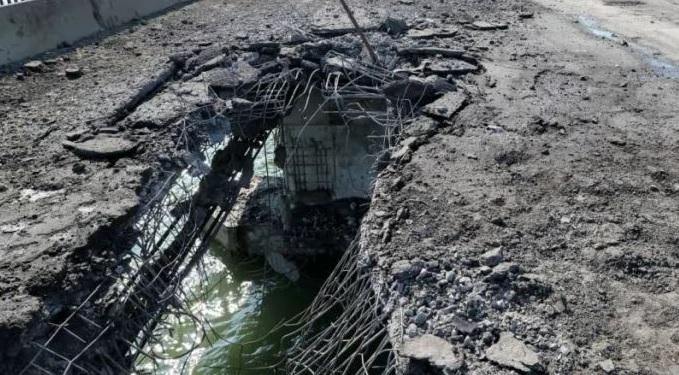 «Росіяни насправді дуже серйозно нервують» — Селезньов про руйнування на Чонгарському мосту