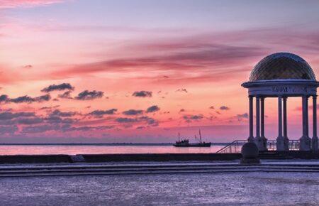 Колаборанти масово намагаються покинути Бердянськ, але їх розвертають назад — Галіціна 