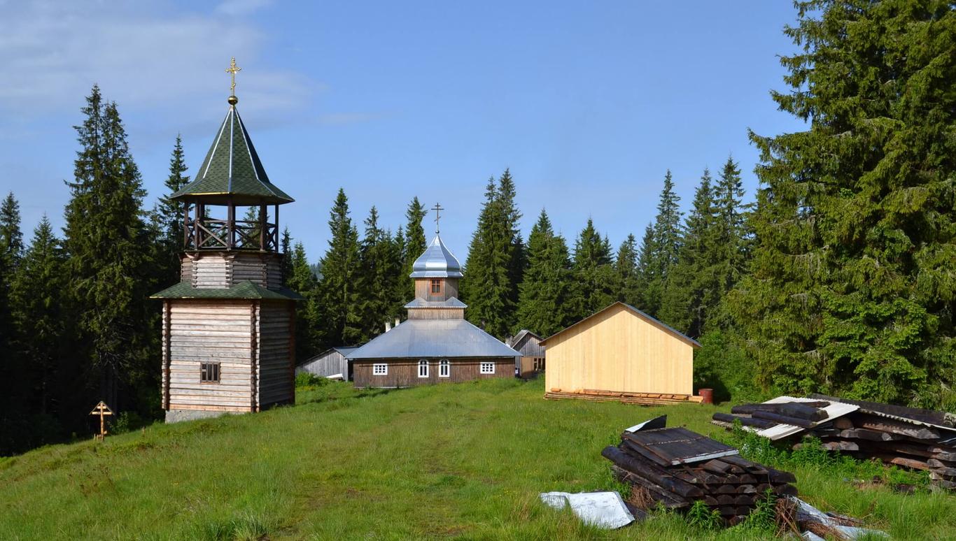 На Івано-Франківщині у горах горів чоловічий монастир