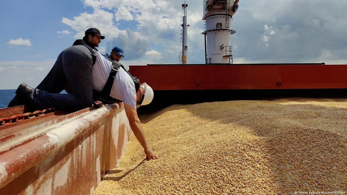 Україна розглядає новий маршрут для «зернової угоди» через води Румунії та Болгарії
