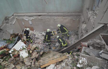 Рятувальники показали наслідки ракетної атаки РФ на Львів (ВІДЕО)