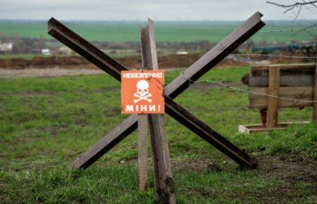 Шестеро військових підірвались на міні на Рівненщині