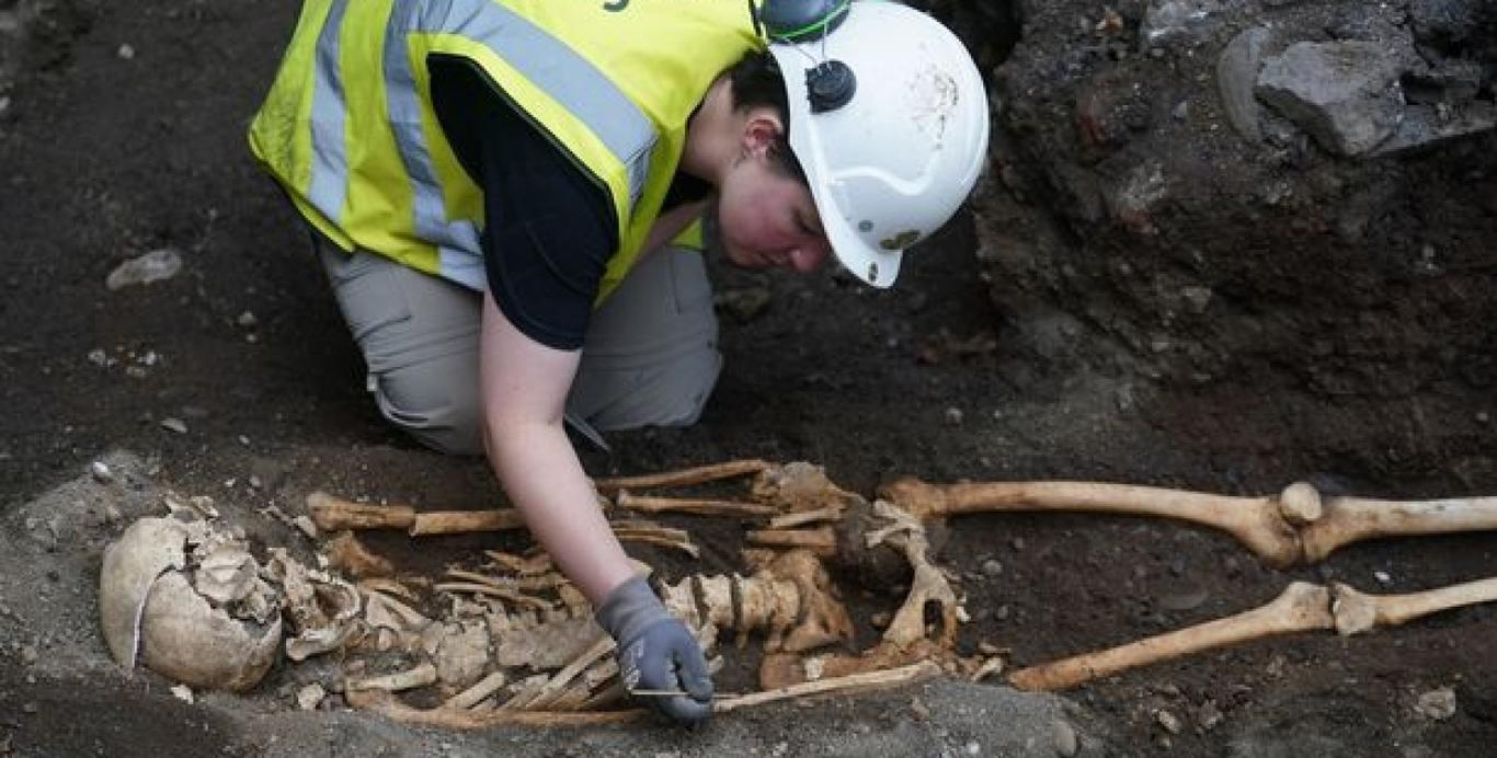 В Ірландії останки 100 жителів Середньовіччя знайшли на будмайданчику готелю