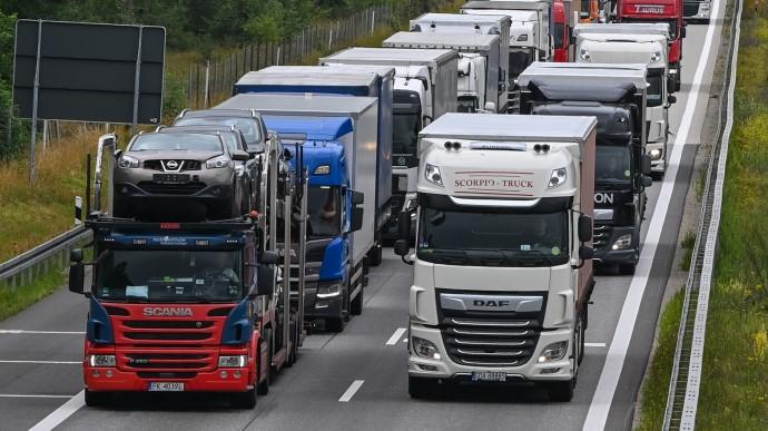 На кордоні з Польщею застрягли 2 800 вантажівок — ДПСУ