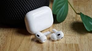Наступні AirPods Pro від Apple перевірятимуть слух користувачів і вимірюватимуть температуру
