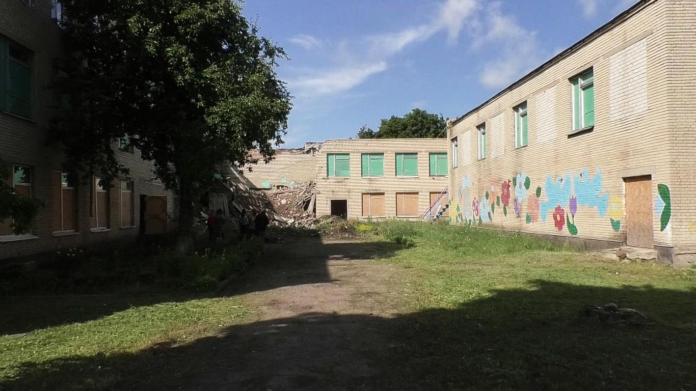 Останніми днями російські окупанти постійно атакують село Одноробівка на Харківщині