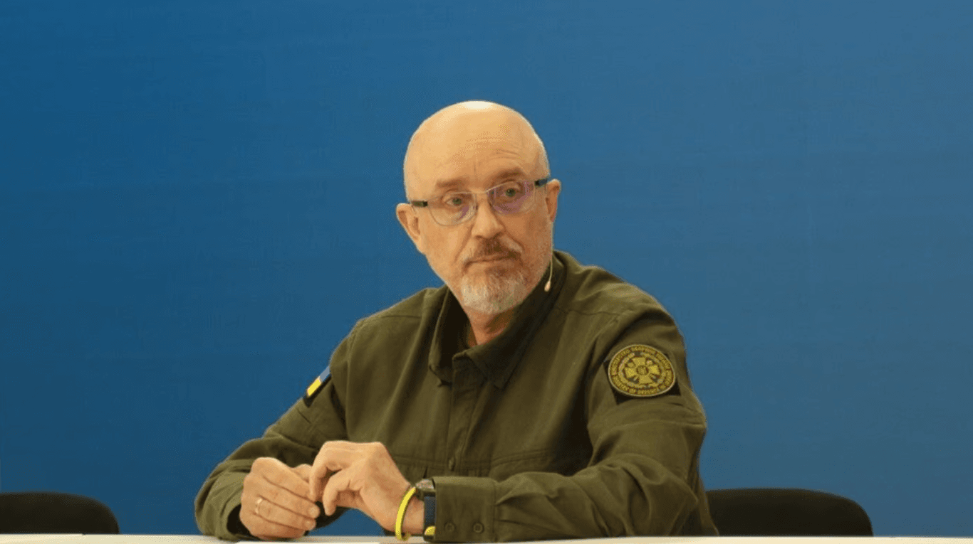 Парі Резнікова щодо курток для ЗСУ — недостойна поведінка міністра воюючої країни — юристка