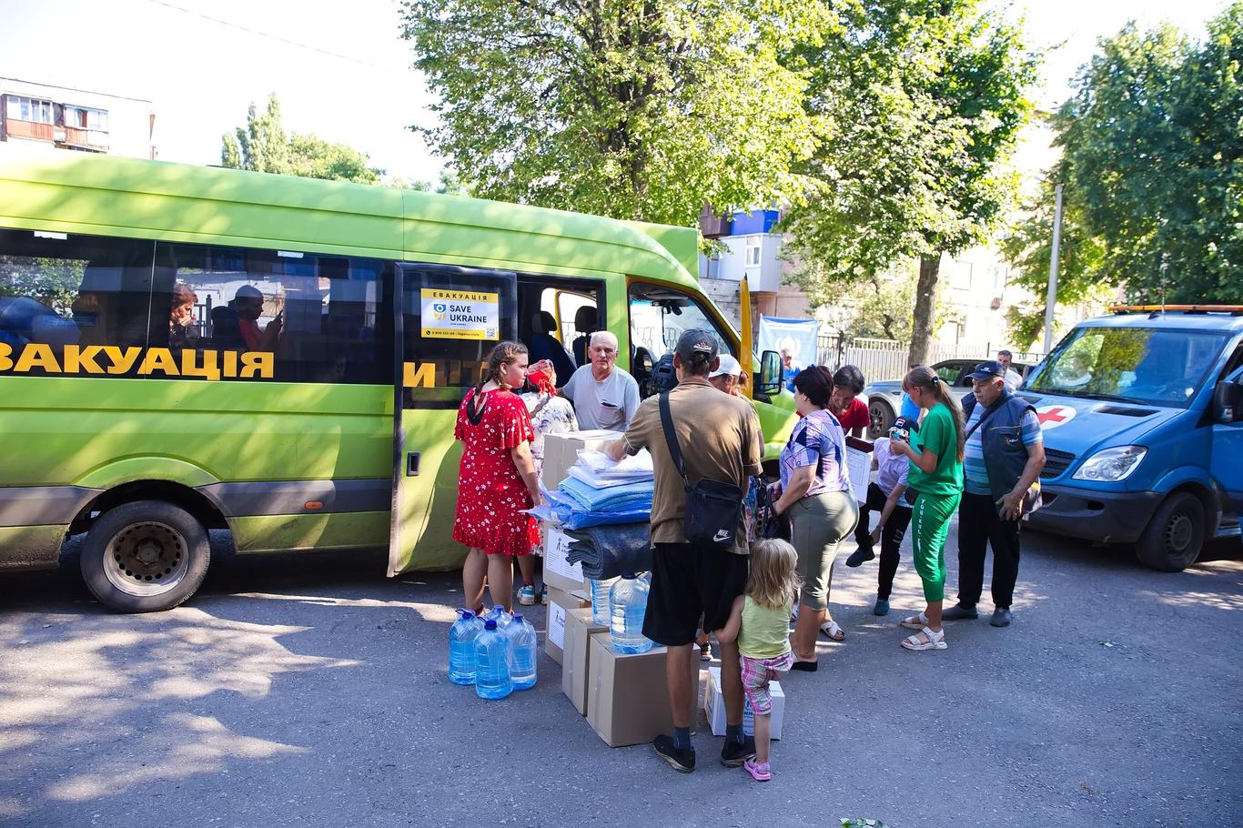 З Купʼянщини вже вивезли близько семисот мешканців — кореспондентка