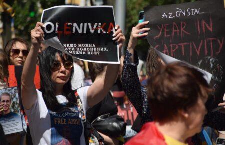 Росіяни перевозять наших військовополонених з місця на місце, щоб «замести сліди» і їх ніхто не знайшов — дружина «азовця»