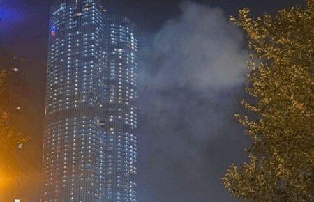 У Москві знову вибухи: безпілотник влучив у будівлю бізнес-центру (ВІДЕО)