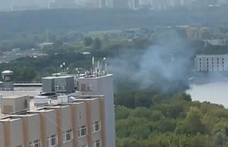 У Москві після потужного вибуху закрили аеропорт, влада заявила про атаку БпЛА (ВІДЕО)