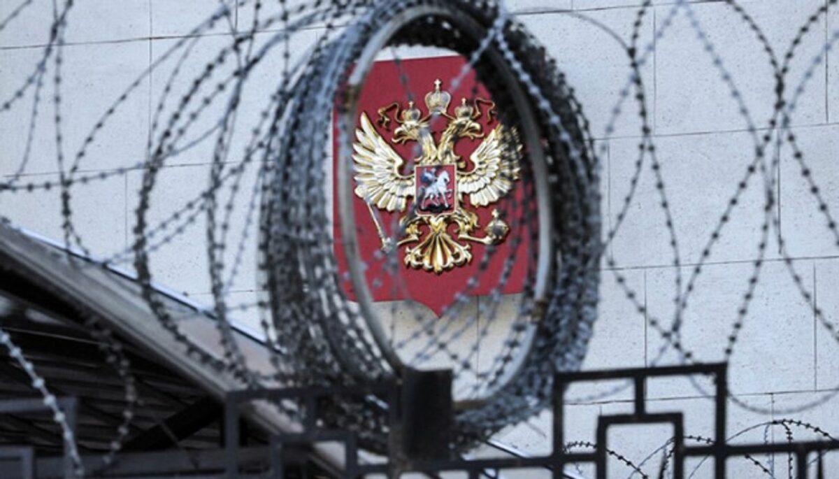 Економіст назвав країни, які досі так чи інакше допомагають Росії