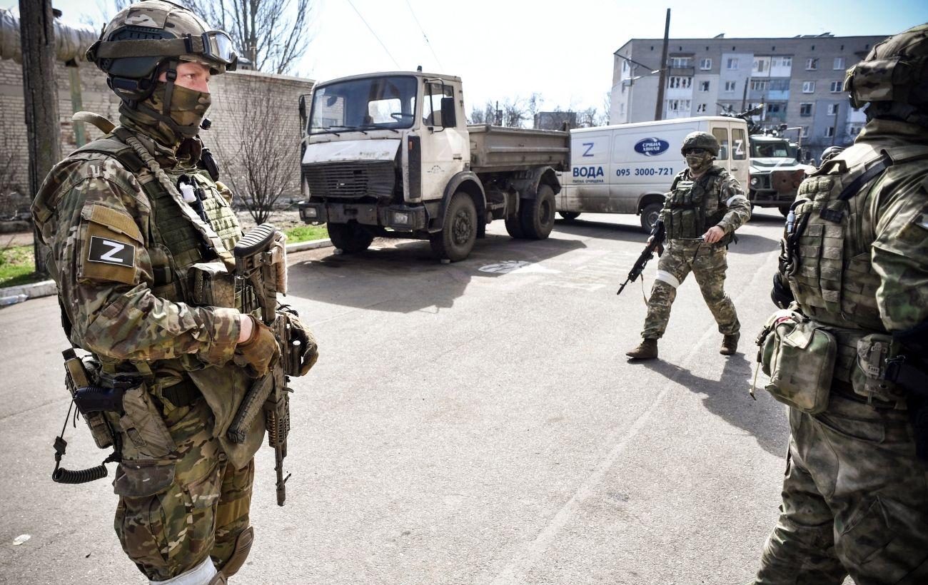 На Луганщині окупанти проводять «бесіди» з дітьми, які повертаються з літніх таборів у РФ