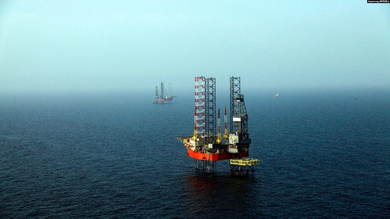 Украина вернула контроль над «вышками Бойка» в Черном море