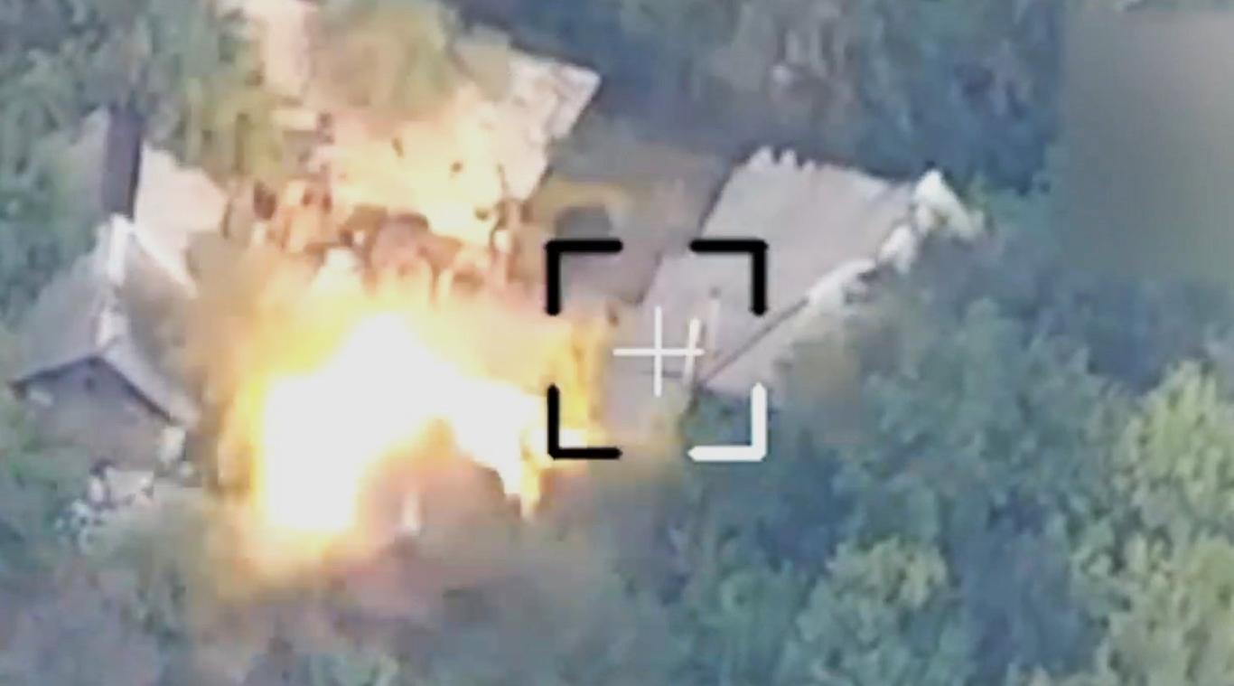 ЗСУ атакували базу дронів окупантів на Донеччині (відео)