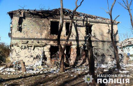 Унаслідок ракетної атаки окупантів на Курахове поранені 15 цивільних та поліцейський