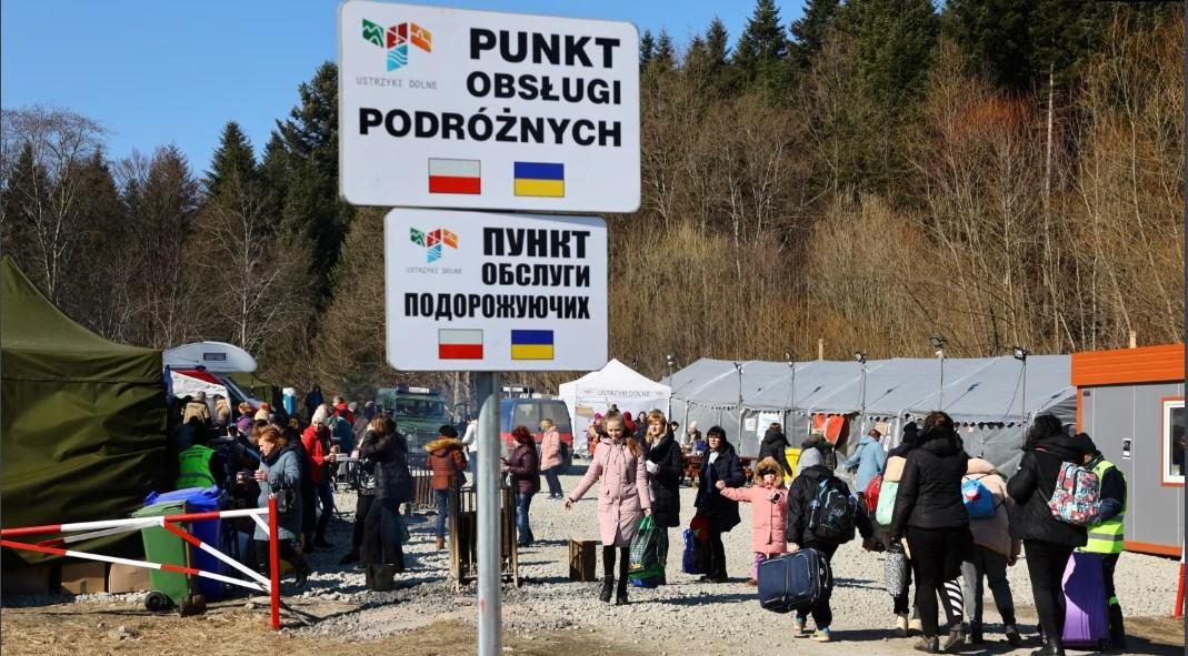 Якщо Польща скоротить виплати для українських біженців, то позбавить себе маси робочих рук — Воскобойник
