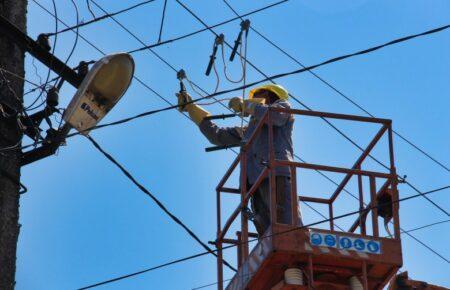 Через нічну ракетну атаку окупантів є знеструмлення у п'яти областях України
