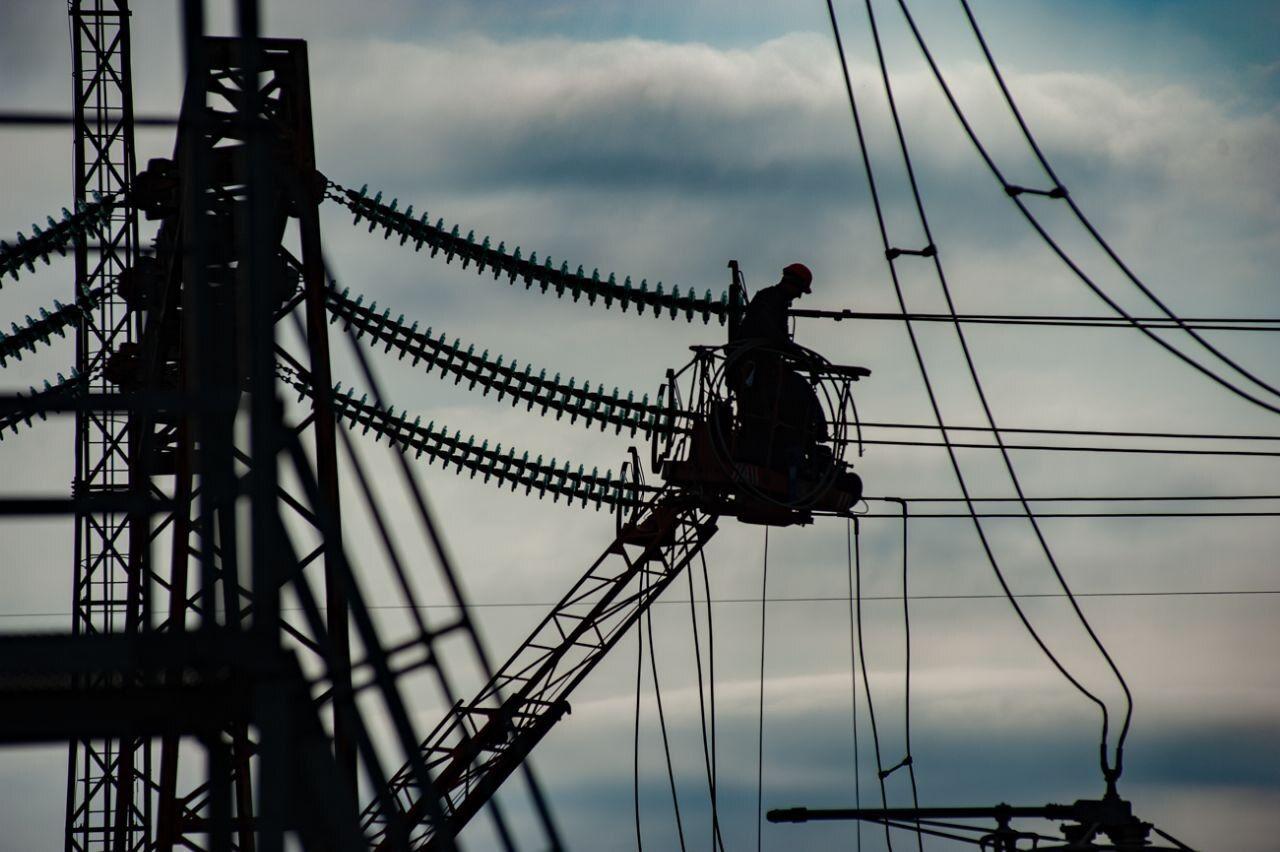 У Києві та 12 областях запровадили аварійні відключення електроенергії
