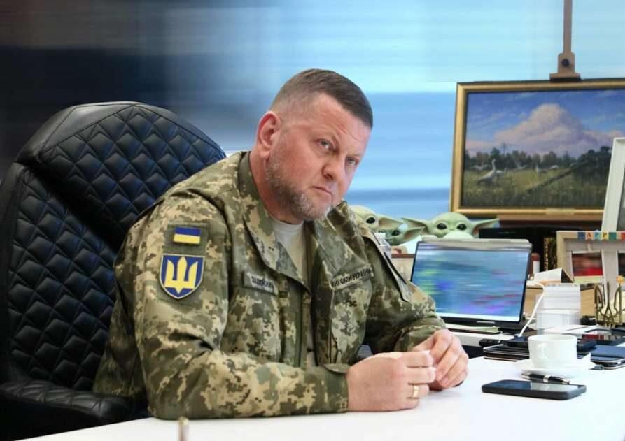 Залужний зустрівся з командувачем сил НАТО в Європі топ-адміралом Британії