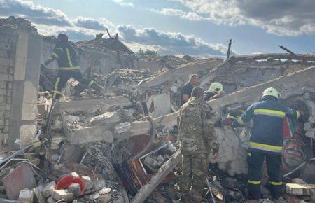 Российская армия ударила ракетой по селу на Харьковщине: уже известно о 49 погибших