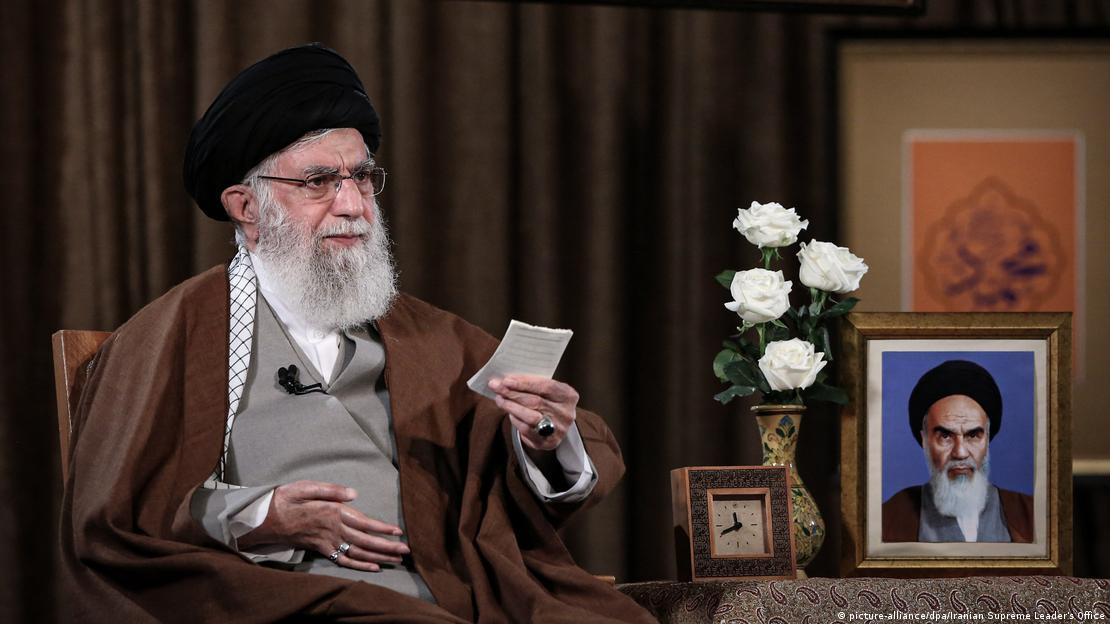 Аятола Хаменеї заперечив причетність Ірану до атаки на Ізраїль, але «цілує руки» нападникам