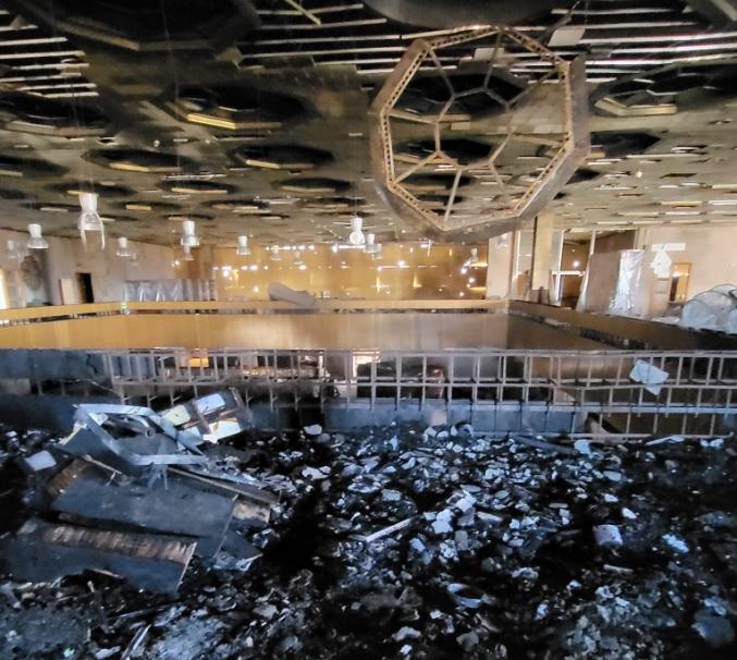 Росіяни масовано обстріляли Херсон, є руйнування та поранений