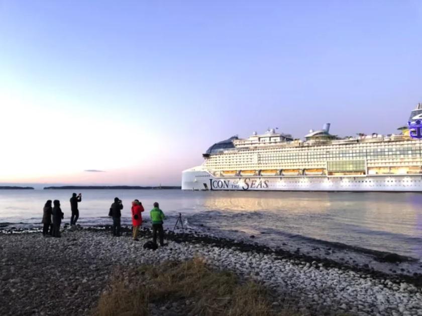 В Финляндии испытывают самый большой в мире круизный лайнер Icon of the Seas