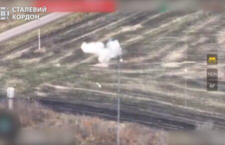 На Купянском направлении пограничники дроном-камикадзе уничтожили вражескую станцию РЭБ