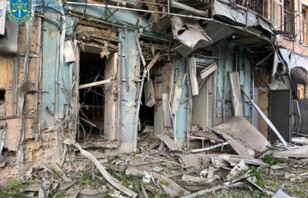 Росіяни всю ніч та ранок обстрілювали Херсон, є поранені