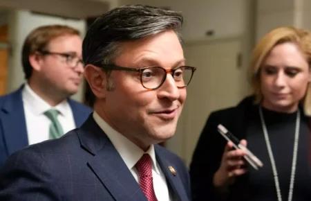 Джонсон пообіцяв не виносити законопроєкт із допомогою Україні на голосування