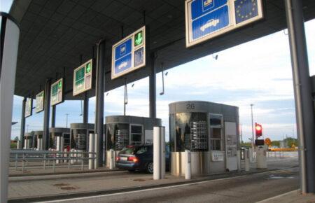 Финляндия закрывает четыре КПП на границе с РФ