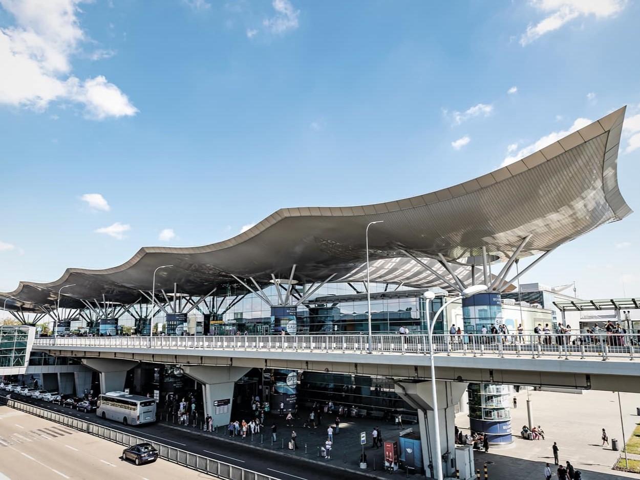 Чи можливо відновити роботу аеропортів в Україні