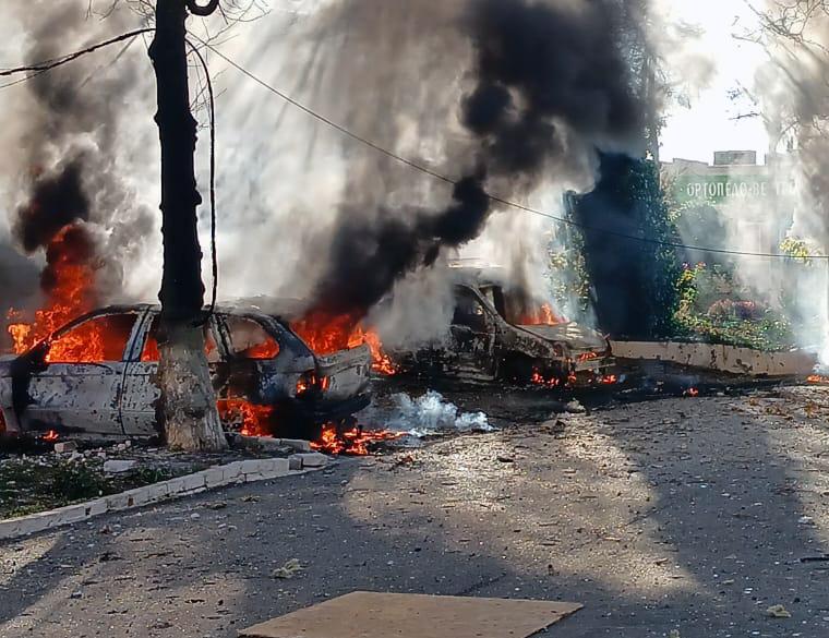 Кількість травмованих унаслідок ворожого удару по середмістю Херсона зросла до дев'яти