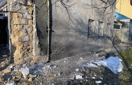 Оккупанты обстреляли Белозерку вблизи Херсона: есть жертвы и разрушения