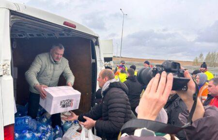 На кордоні з Польщею відкрили штаб допомоги українським водіям, які постраждали через страйк