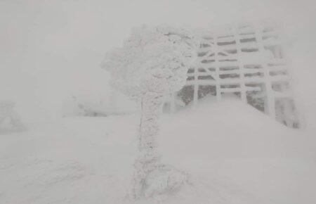 Из-за снегопадов в Карпатах есть опасность лавин