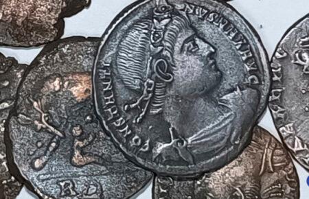 Біля узбережжя Сардинії знайшли десятки тисяч стародавніх монет
