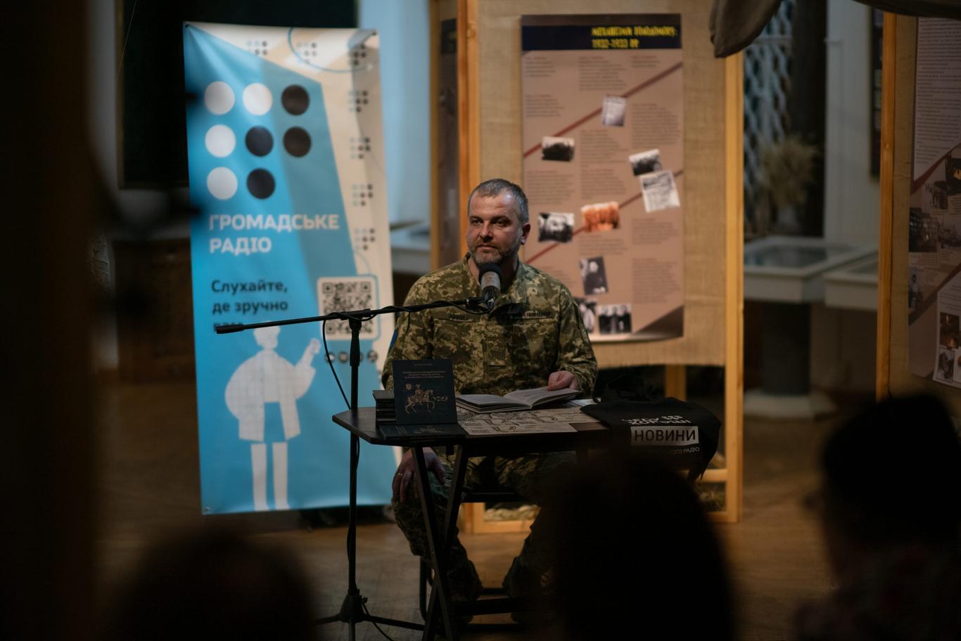 Василь Шандро про виставку та інформаційні бульбашки під час війни
