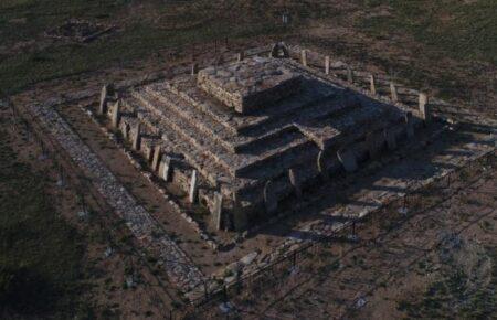 Археологи знайшли у Казахстані піраміду віком 3400 років