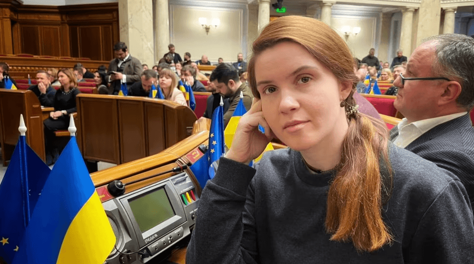 «Хай Безугла спочатку дізнається план Шойгу» — військовий експерт про вимоги нардепки до Залужного