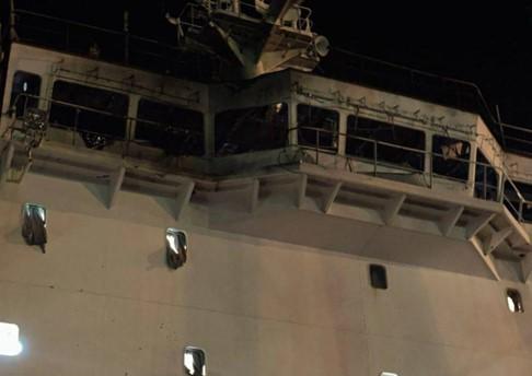 Росіяни поцілили в іноземне судно у порту Одещини, є жертви (ФОТО)