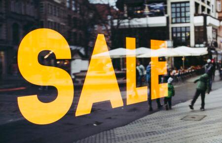 «Чорна п’ятниця»: як не витратити більше. Поради маркетологині та досвід ведучих ГР