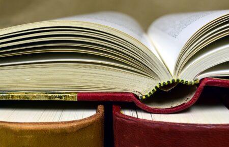 Словник Collins Dictionary назвав «штучний інтелект» головним словом 2023 року